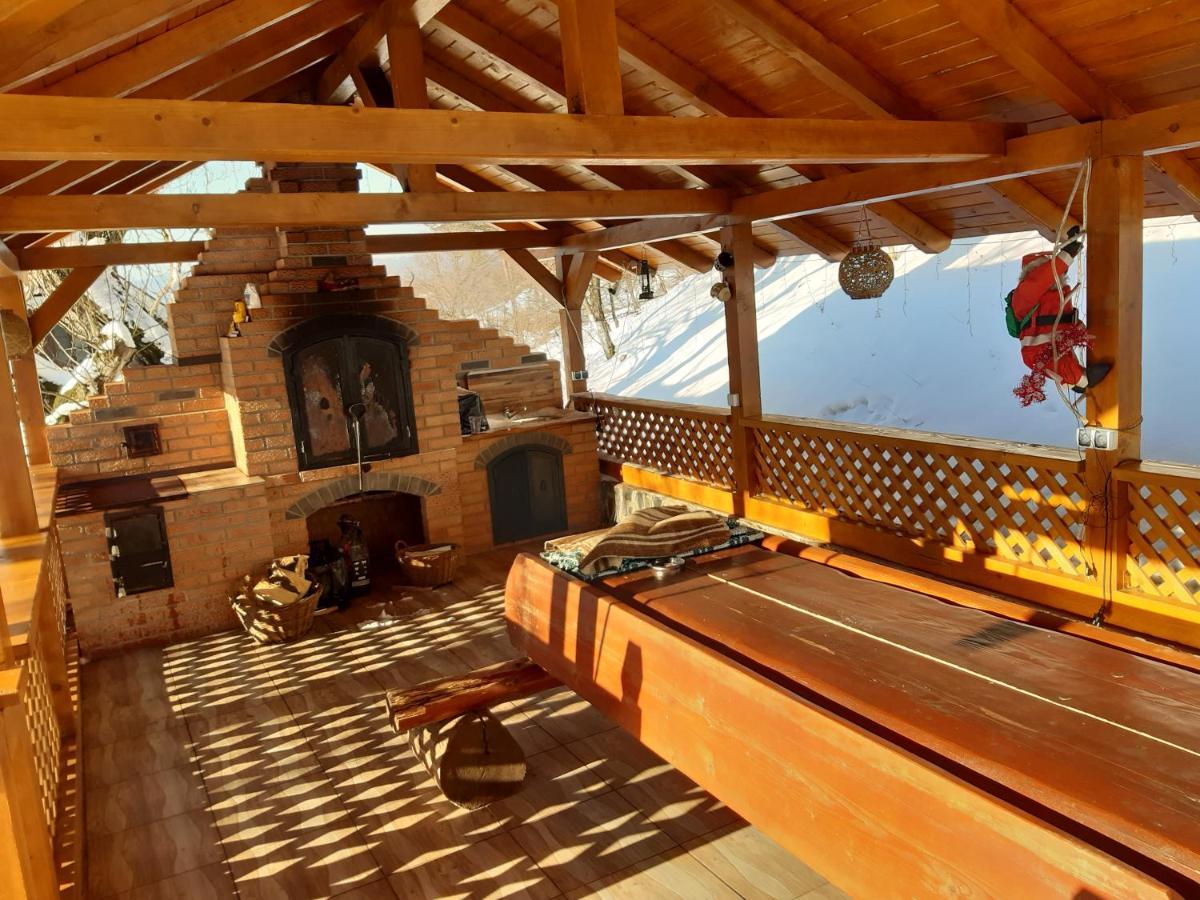 Casa Dintre Pini Villa Păltinoasa Exteriör bild