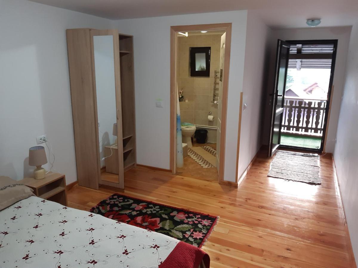 Casa Dintre Pini Villa Păltinoasa Exteriör bild