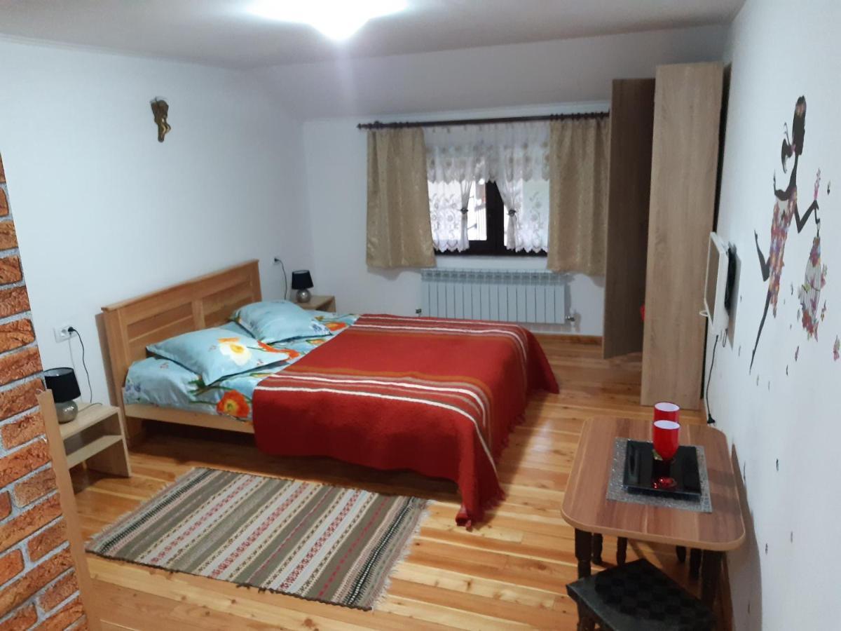 Casa Dintre Pini Villa Păltinoasa Exteriör bild